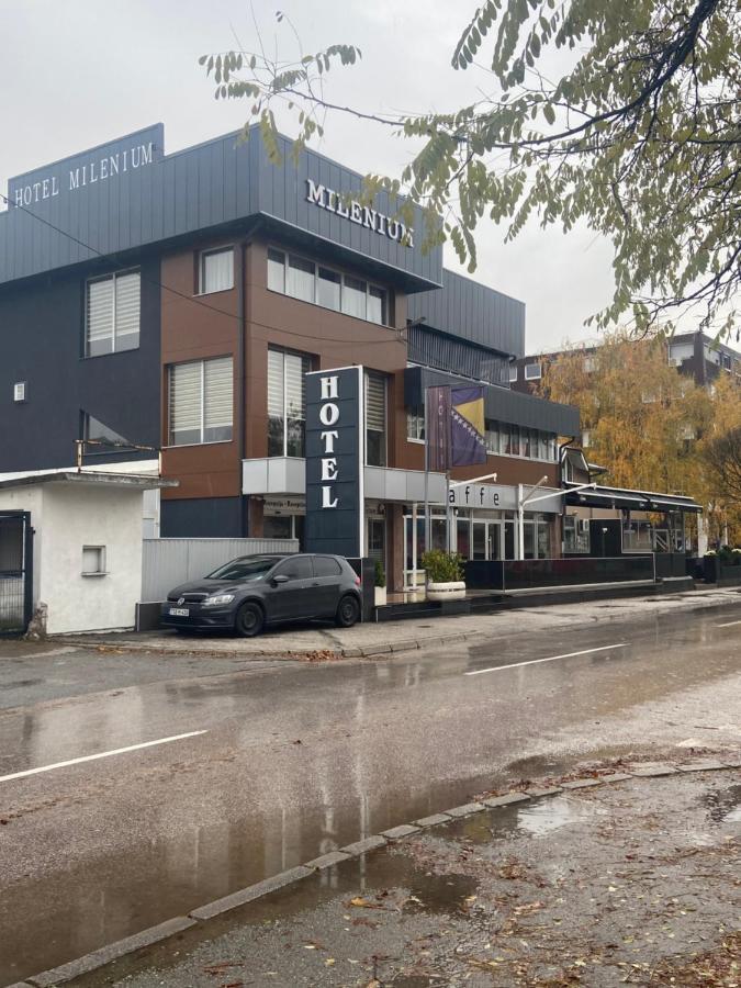 Hotel New Milenium Lukavac Exteriör bild
